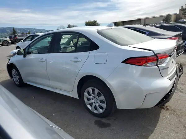JTDBCMFE2R3062411 2024 TOYOTA COROLLA - Image 2