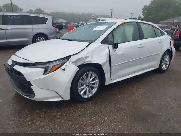 JTDBCMFE2R3063316 2024 TOYOTA COROLLA - Image 2