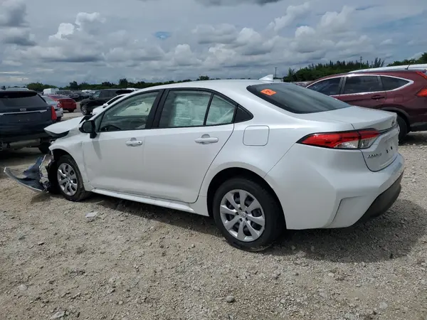 JTDBCMFE2S3081000 2025 TOYOTA COROLLA - Image 2