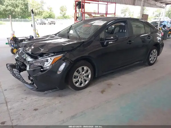 JTDBCMFE2S3082647 2025 TOYOTA COROLLA - Image 2