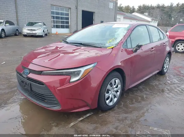 JTDBCMFE2S3083183 2025 TOYOTA COROLLA - Image 2