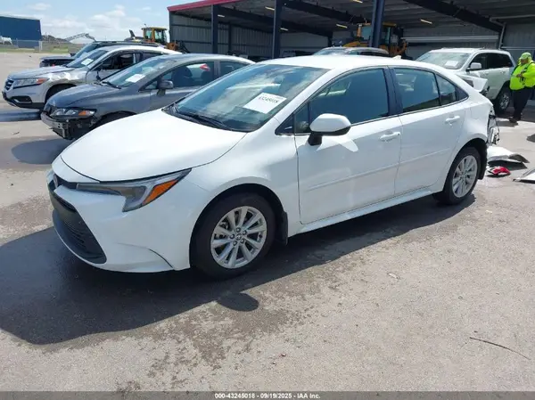 JTDBCMFE2S3093518 2025 TOYOTA COROLLA - Image 2
