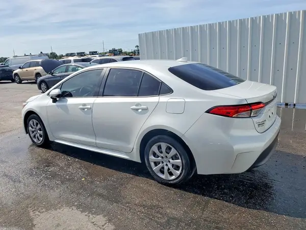 JTDBCMFE2S3096581 2025 TOYOTA COROLLA - Image 2