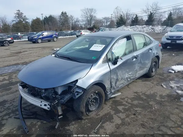 JTDBCMFE2S3106820 2025 TOYOTA COROLLA - Image 2