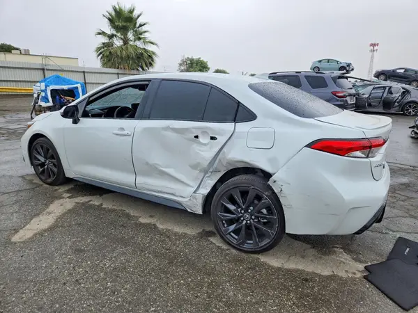 JTDBCMFE2T3132769 2026 TOYOTA COROLLA - Image 2