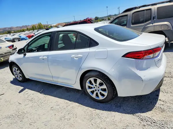 JTDBCMFE2T3148437 2026 TOYOTA COROLLA - Image 2