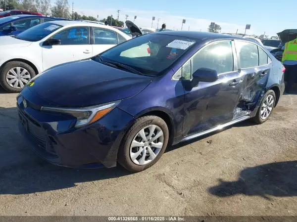 JTDBCMFE3PJ002825 2023 TOYOTA COROLLA - Image 2