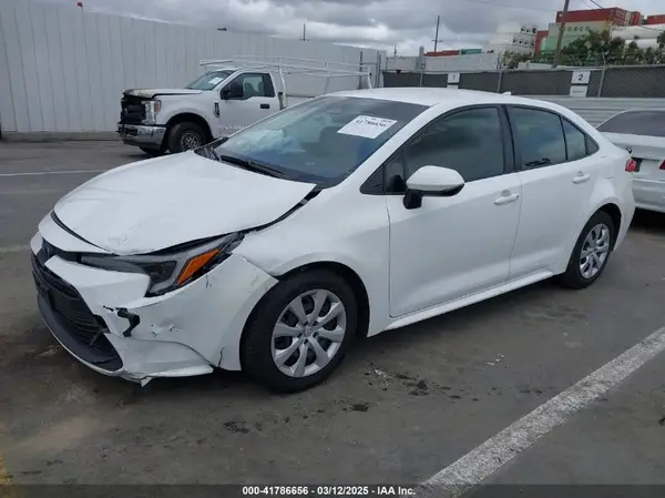 JTDBCMFE3PJ010097 2023 TOYOTA COROLLA - Image 2