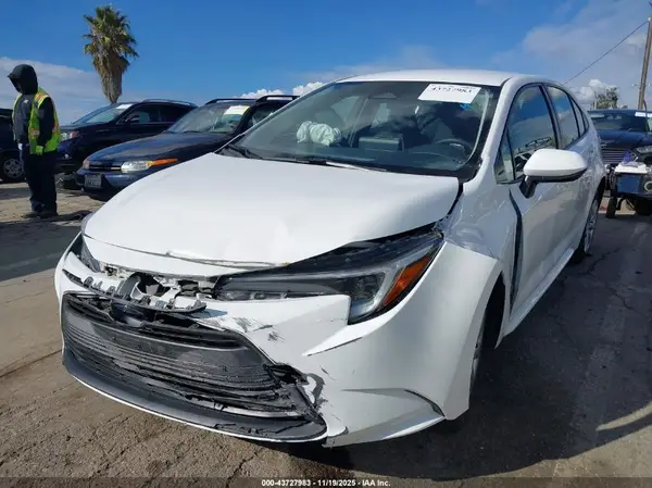 JTDBCMFE3PJ012559 2023 TOYOTA COROLLA - Image 2