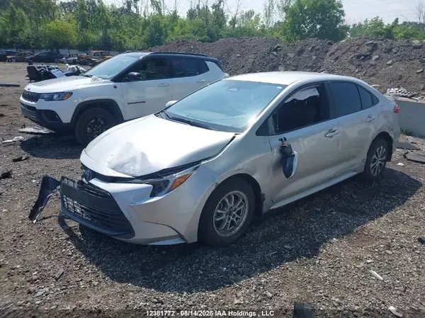 JTDBCMFE3R3042605 2024 TOYOTA COROLLA - Image 2