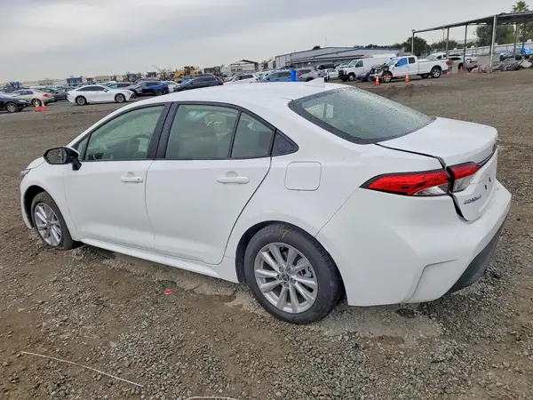 JTDBCMFE3R3048677 2024 TOYOTA COROLLA - Image 2