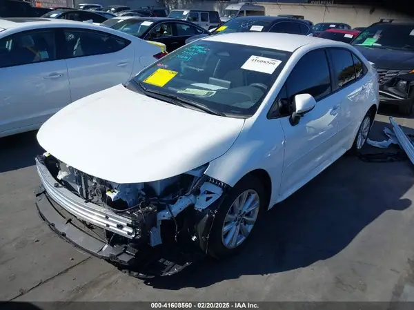 JTDBCMFE3R3050333 2024 TOYOTA COROLLA - Image 2