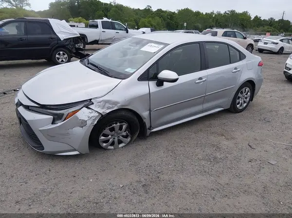 JTDBCMFE3R3050784 2024 TOYOTA COROLLA - Image 2