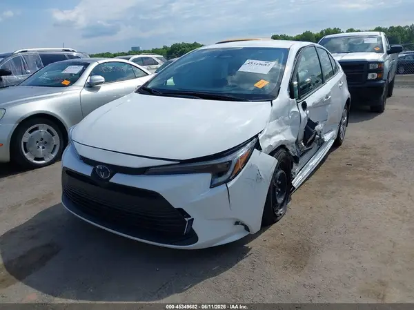 JTDBCMFE3R3051028 2024 TOYOTA COROLLA - Image 2