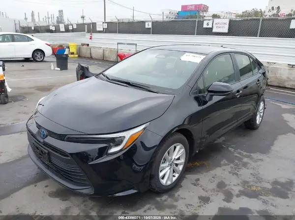 JTDBCMFE3R3059890 2024 TOYOTA COROLLA - Image 2