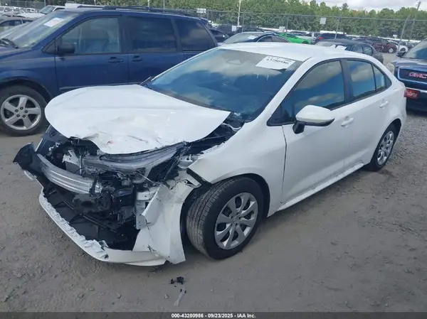 JTDBCMFE3R3067147 2024 TOYOTA COROLLA - Image 2