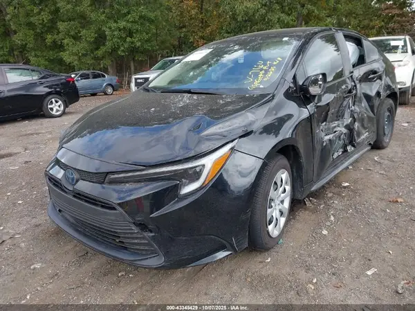 JTDBCMFE3R3067164 2024 TOYOTA COROLLA - Image 2