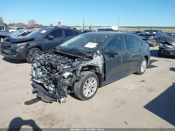 JTDBCMFE3S3090868 2025 TOYOTA COROLLA - Image 2