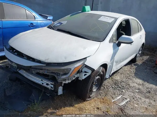 JTDBCMFE3S3100203 2025 TOYOTA COROLLA - Image 2
