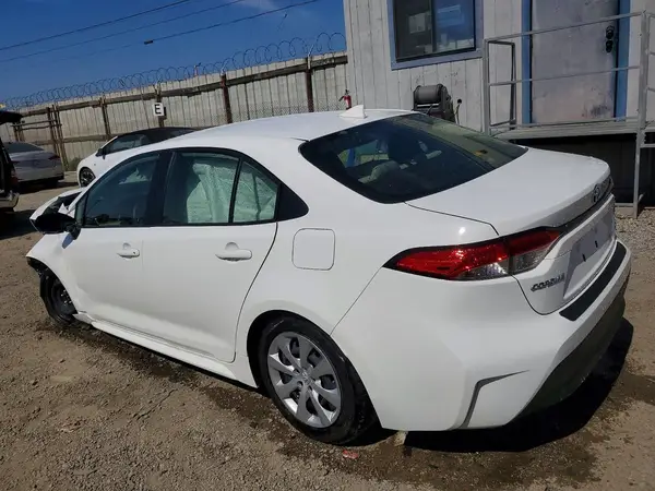 JTDBCMFE3S3102954 2025 TOYOTA COROLLA - Image 2