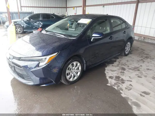 JTDBCMFE4PJ015244 2023 TOYOTA COROLLA - Image 2