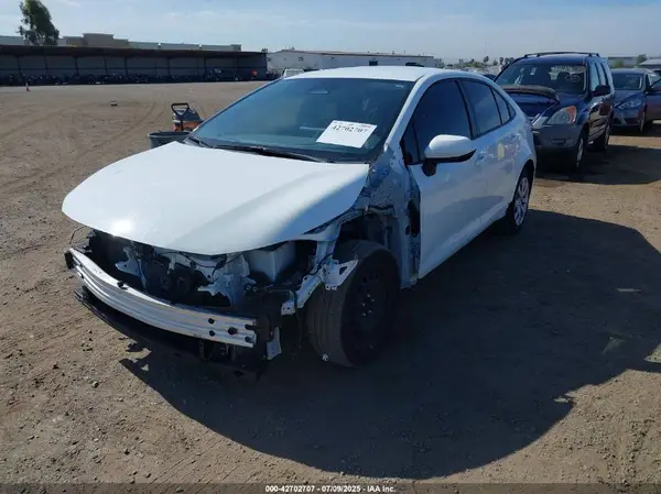 JTDBCMFE4R3030284 2024 TOYOTA COROLLA - Image 2
