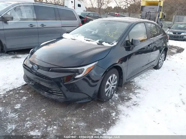 JTDBCMFE4R3040250 2024 TOYOTA COROLLA - Image 2