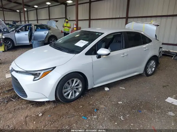 JTDBCMFE4R3047263 2024 TOYOTA COROLLA - Image 2