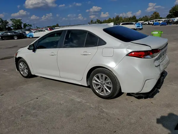 JTDBCMFE4R3048767 2024 TOYOTA COROLLA - Image 2