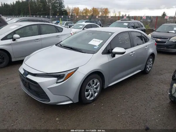 JTDBCMFE4R3049515 2024 TOYOTA COROLLA - Image 2