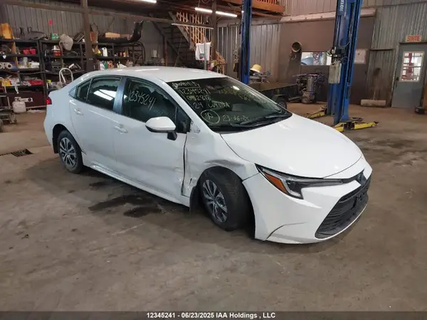 JTDBCMFE4R3052818 2024 TOYOTA COROLLA - Image 1