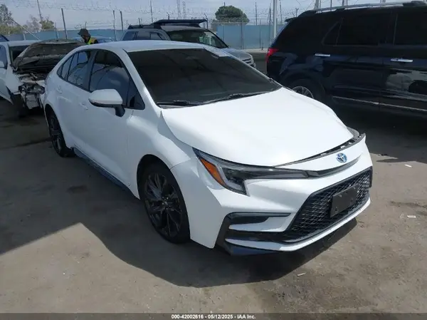 JTDBCMFE4R3063432 2024 TOYOTA COROLLA - Image 1