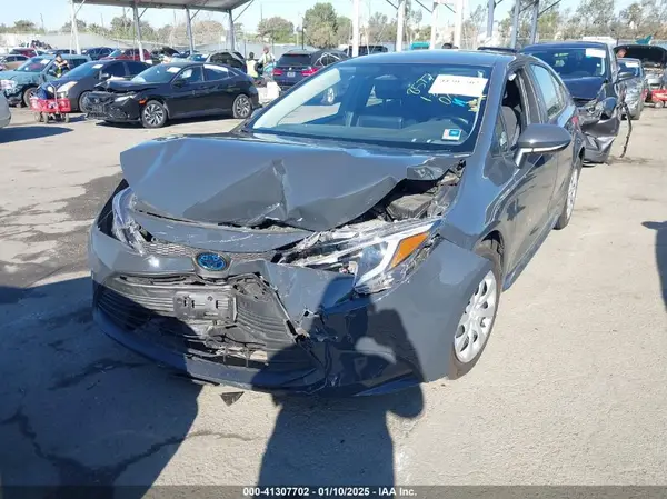 JTDBCMFE4R3064385 2024 TOYOTA COROLLA - Image 2
