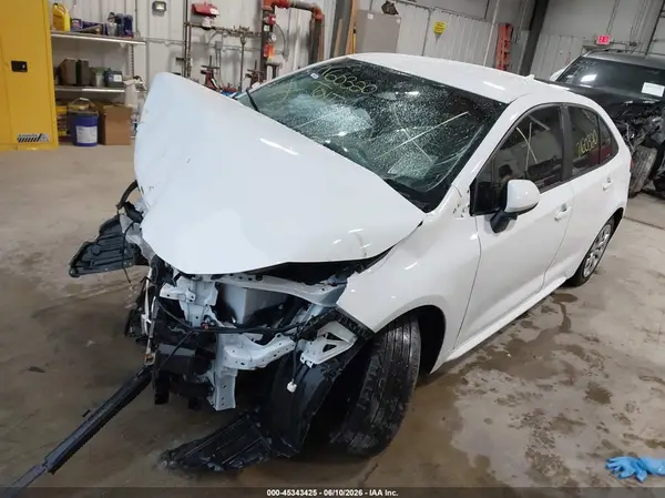 JTDBCMFE4S3077899 2025 TOYOTA COROLLA - Image 2