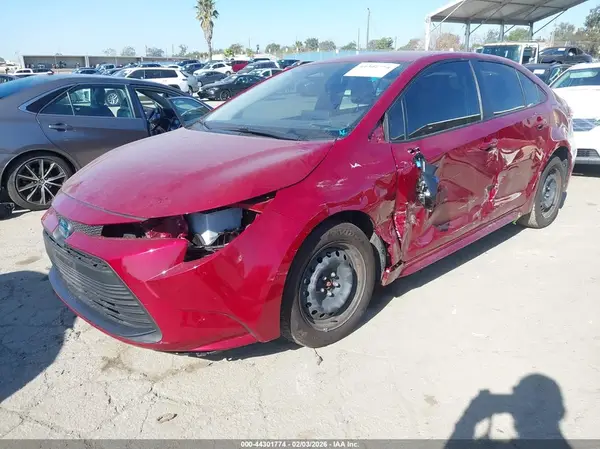 JTDBCMFE4S3081578 2025 TOYOTA COROLLA - Image 2
