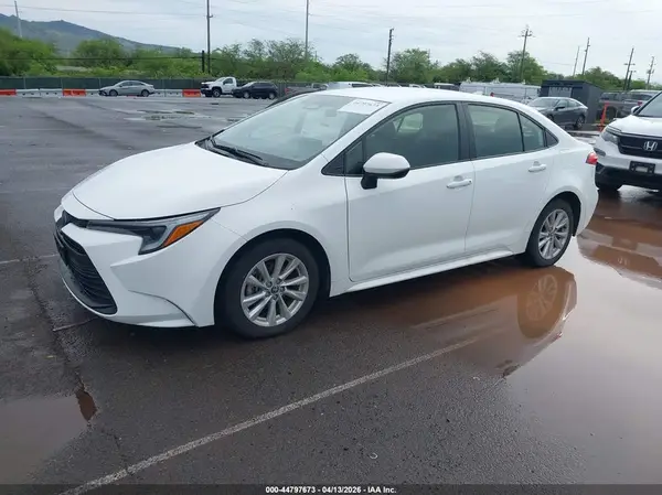 JTDBCMFE4S3082892 2025 TOYOTA COROLLA - Image 2