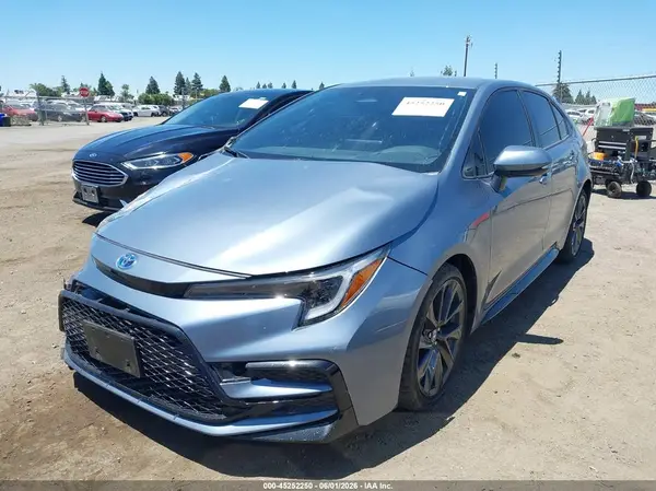 JTDBCMFE4S3082911 2025 TOYOTA COROLLA - Image 2