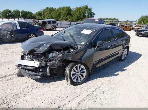 JTDBCMFE4S3083735 2025 TOYOTA COROLLA - Image 2