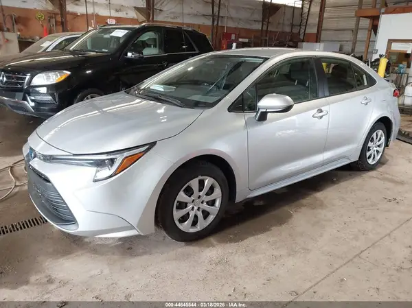JTDBCMFE4S3092791 2025 TOYOTA COROLLA - Image 2