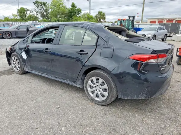 JTDBCMFE4T3137326 2026 TOYOTA COROLLA - Image 2