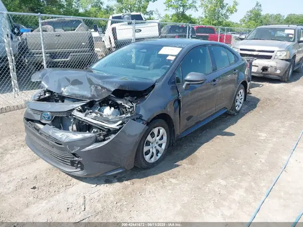 JTDBCMFE5P3001549 2023 TOYOTA COROLLA - Image 2