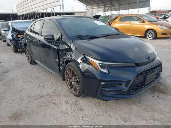 JTDBCMFE5R3032898 2024 TOYOTA COROLLA - Image 1