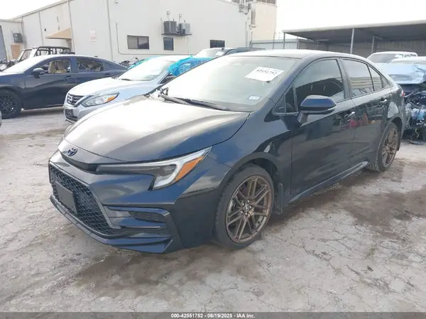 JTDBCMFE5R3032898 2024 TOYOTA COROLLA - Image 2
