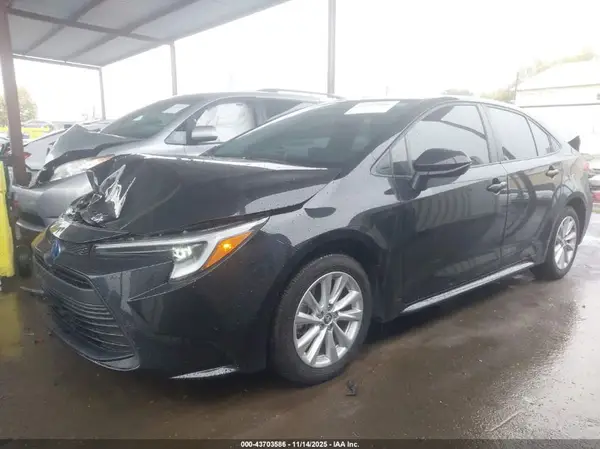 JTDBCMFE5R3034599 2024 TOYOTA COROLLA - Image 2