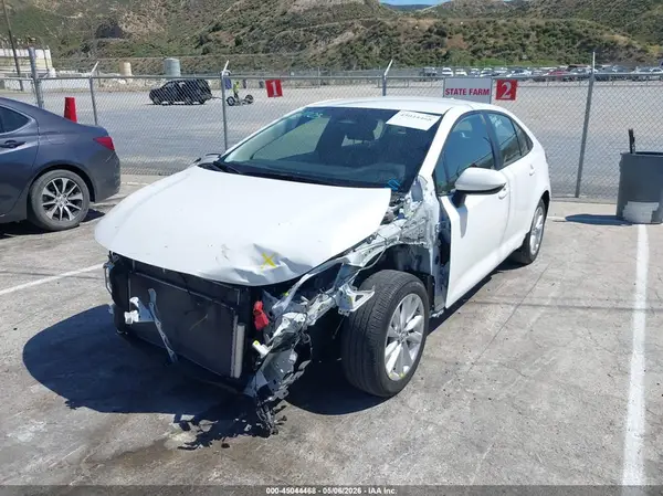 JTDBCMFE5R3038720 2024 TOYOTA COROLLA - Image 2