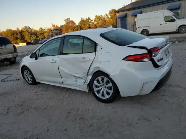 JTDBCMFE5R3038751 2024 TOYOTA COROLLA - Image 2