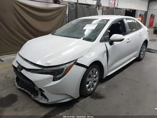 JTDBCMFE5R3039303 2024 TOYOTA COROLLA - Image 2