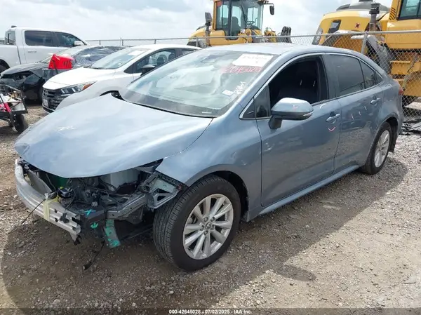 JTDBCMFE5R3042931 2024 TOYOTA COROLLA - Image 2