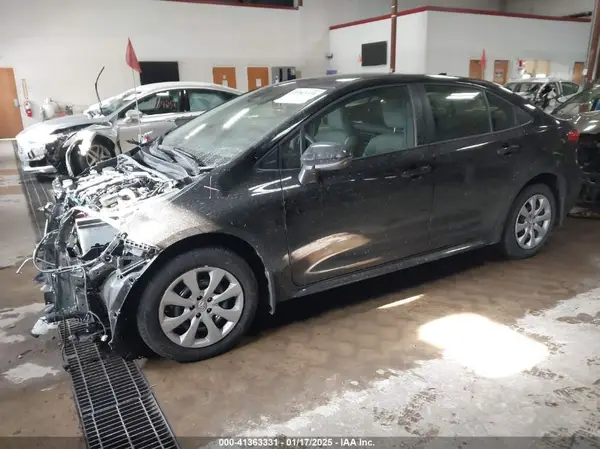 JTDBCMFE5R3043786 2024 TOYOTA COROLLA - Image 2