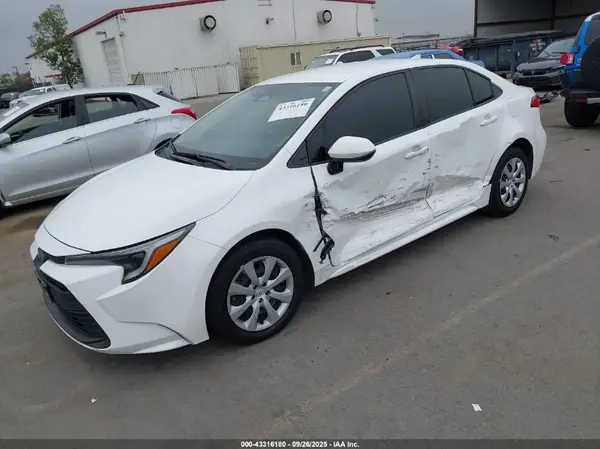 JTDBCMFE5R3048177 2024 TOYOTA COROLLA - Image 2